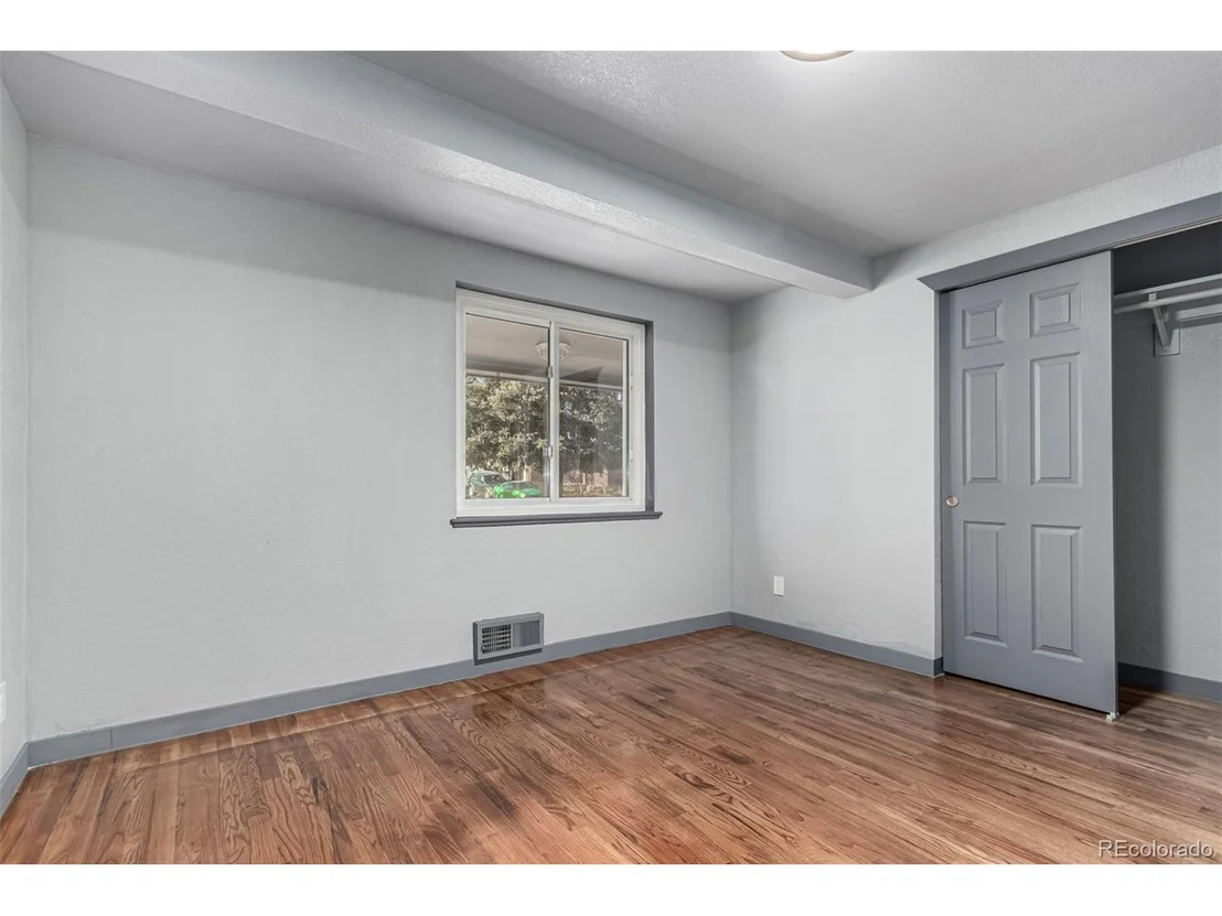 Photo of 5470 Holland Dr