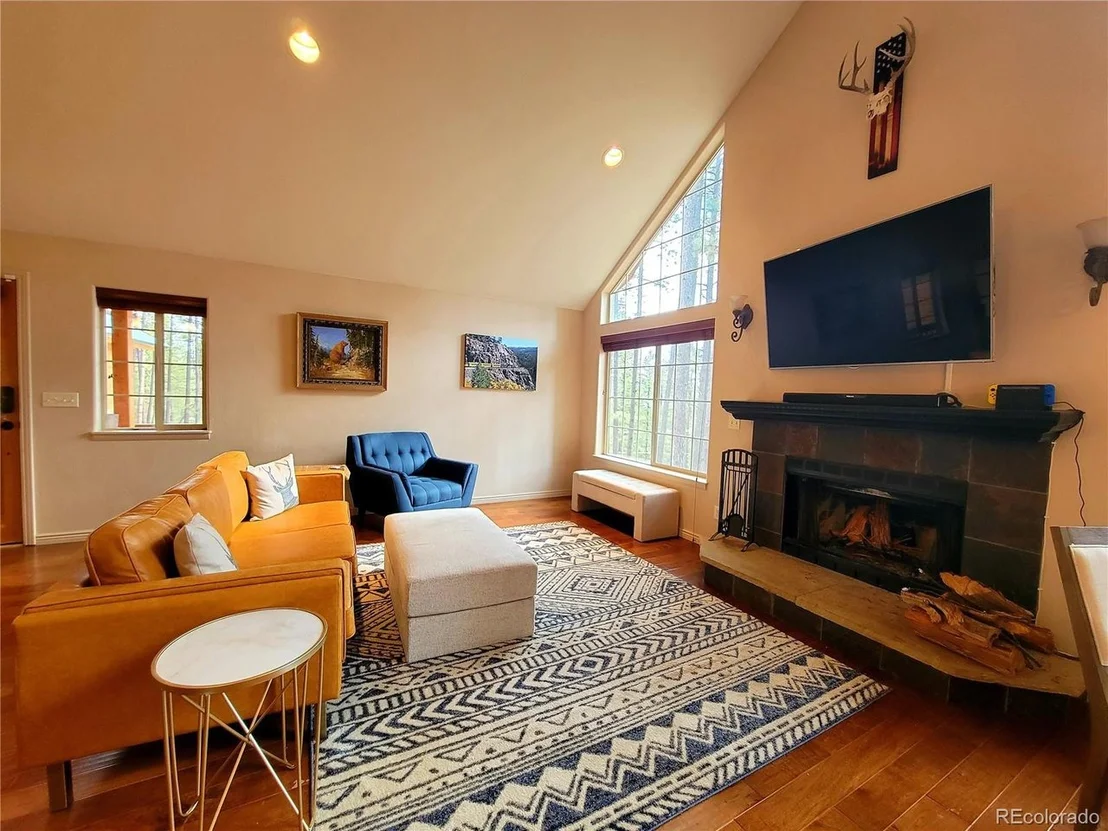 Photo of 370 Hillside Dr