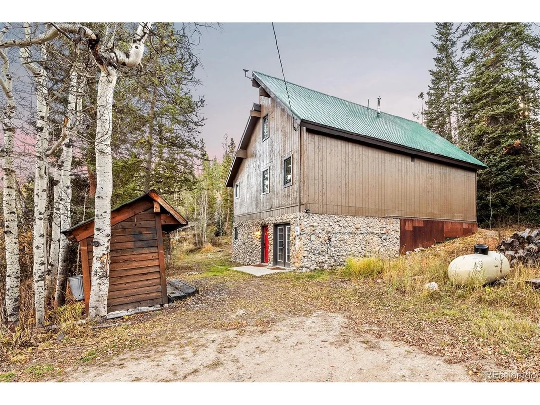 Photo of 2222 Lions Lane