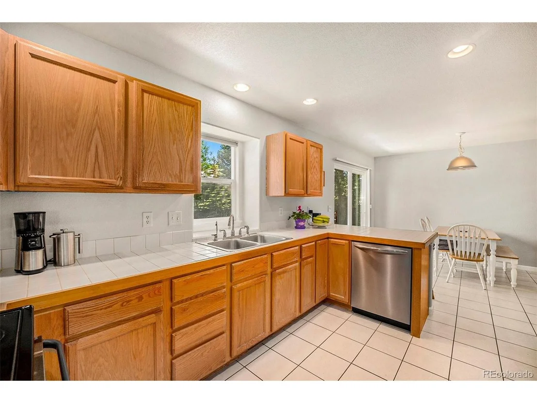 Photo of 673 Florence Ave
