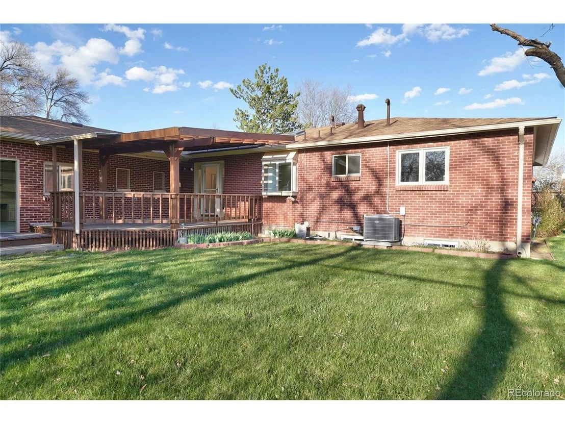 Photo of 6499 Iris Way