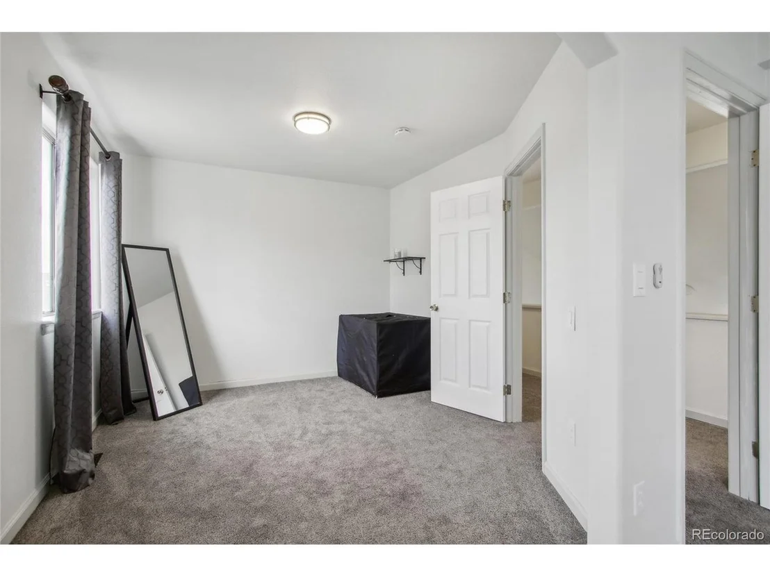 Photo of 10000 Ames St