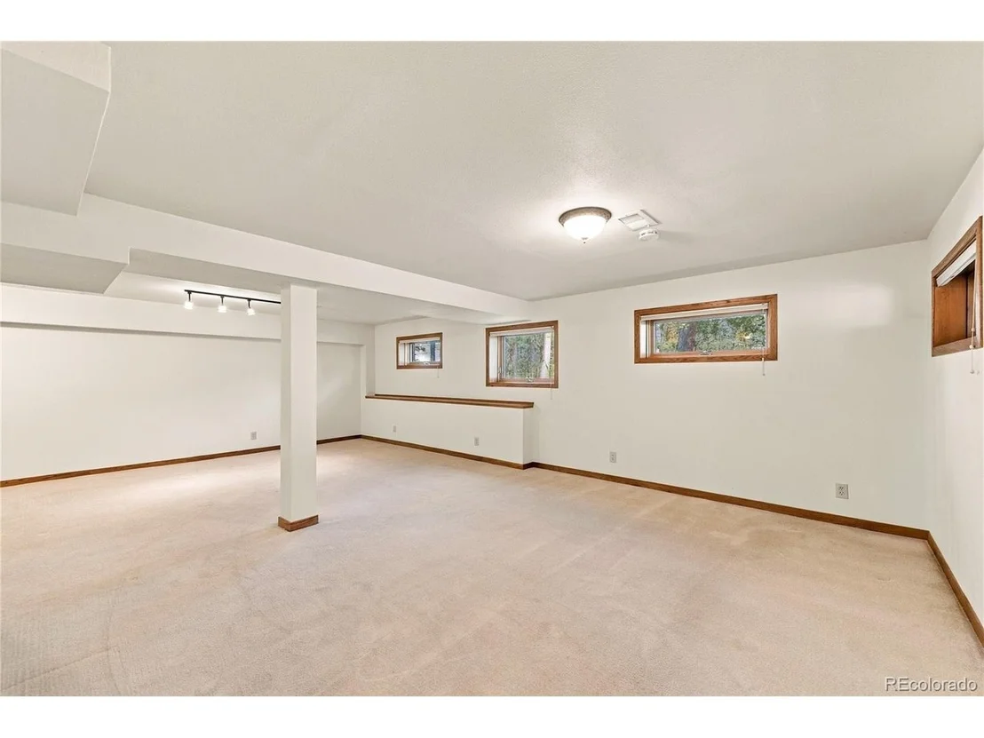 Photo of 211 Cedar Way