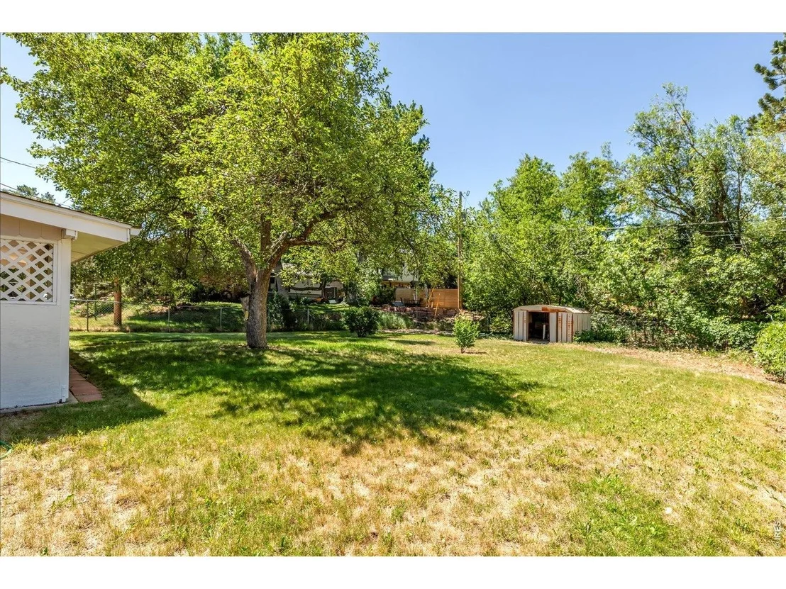 Photo of 925 Yale Rd