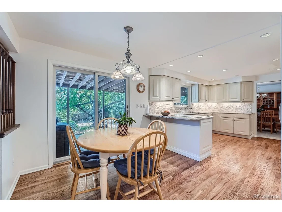 Photo of 9749 Sierra Dr