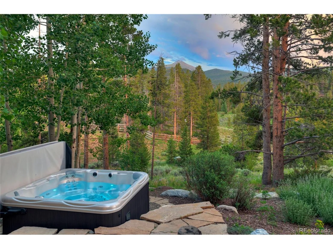 Photo of 805 Highfield Trl