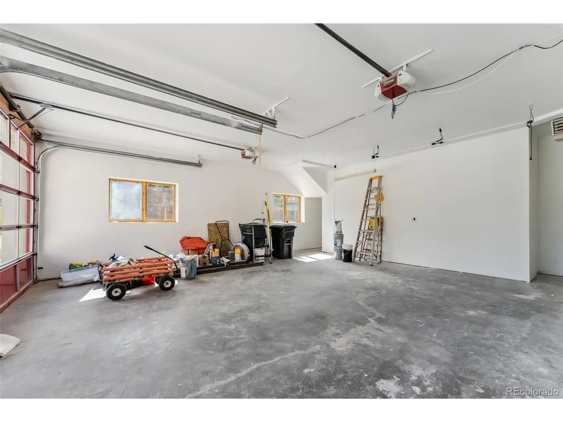 Photo of 475 Vail Cir