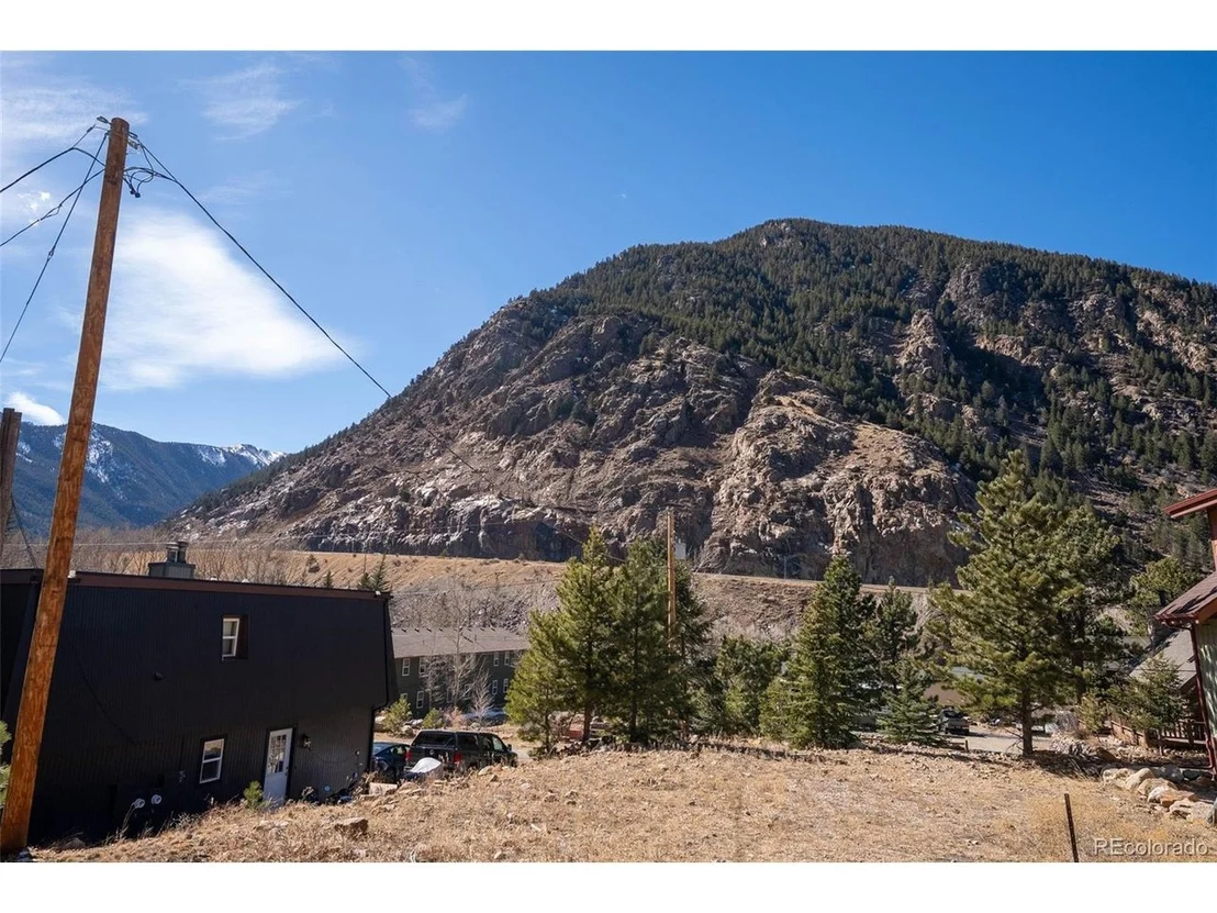 Photo of 1107 Main St