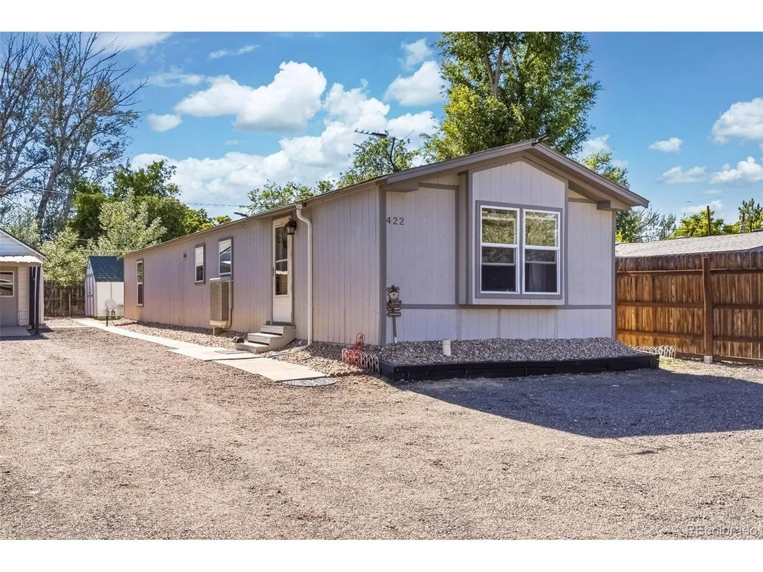 Photo of 422 Willow Dr