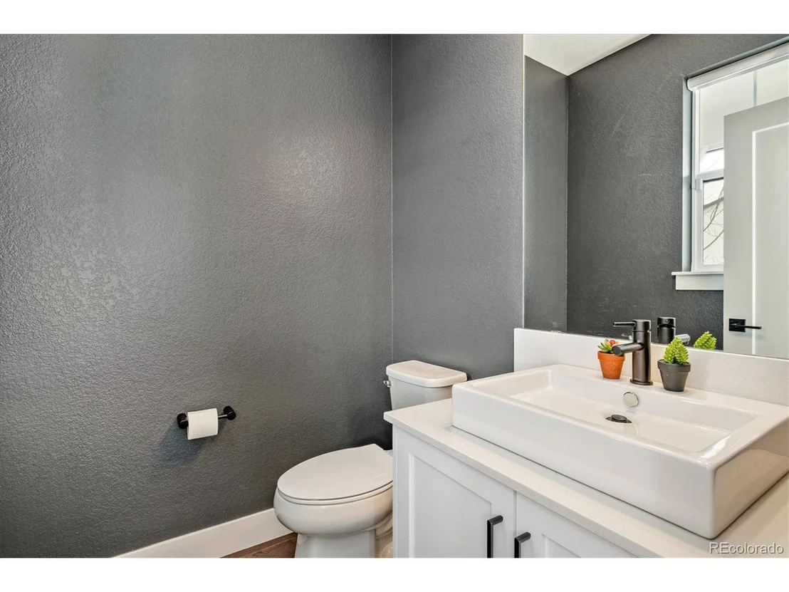 Photo of 5640 Wheaton Ave