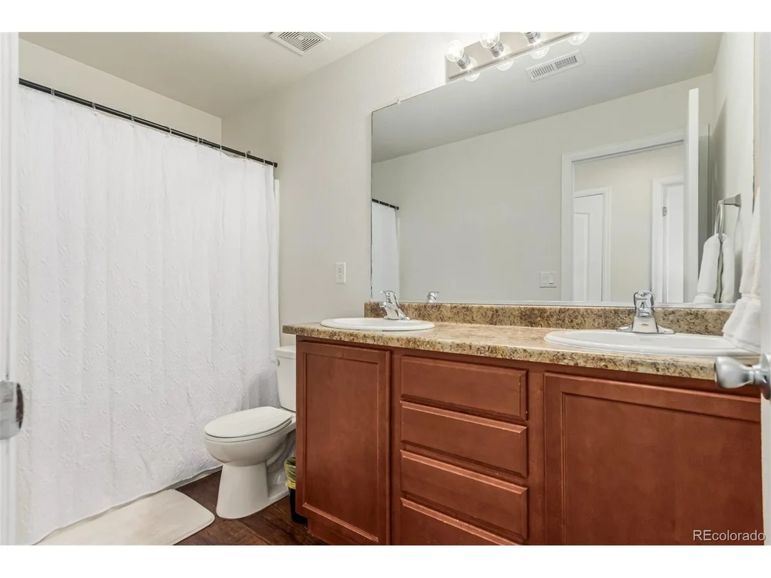 Photo of 504 Vista Blvd