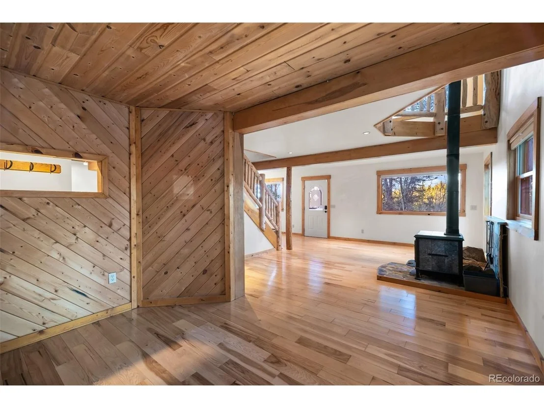 Photo of 1305 Lakeside Dr