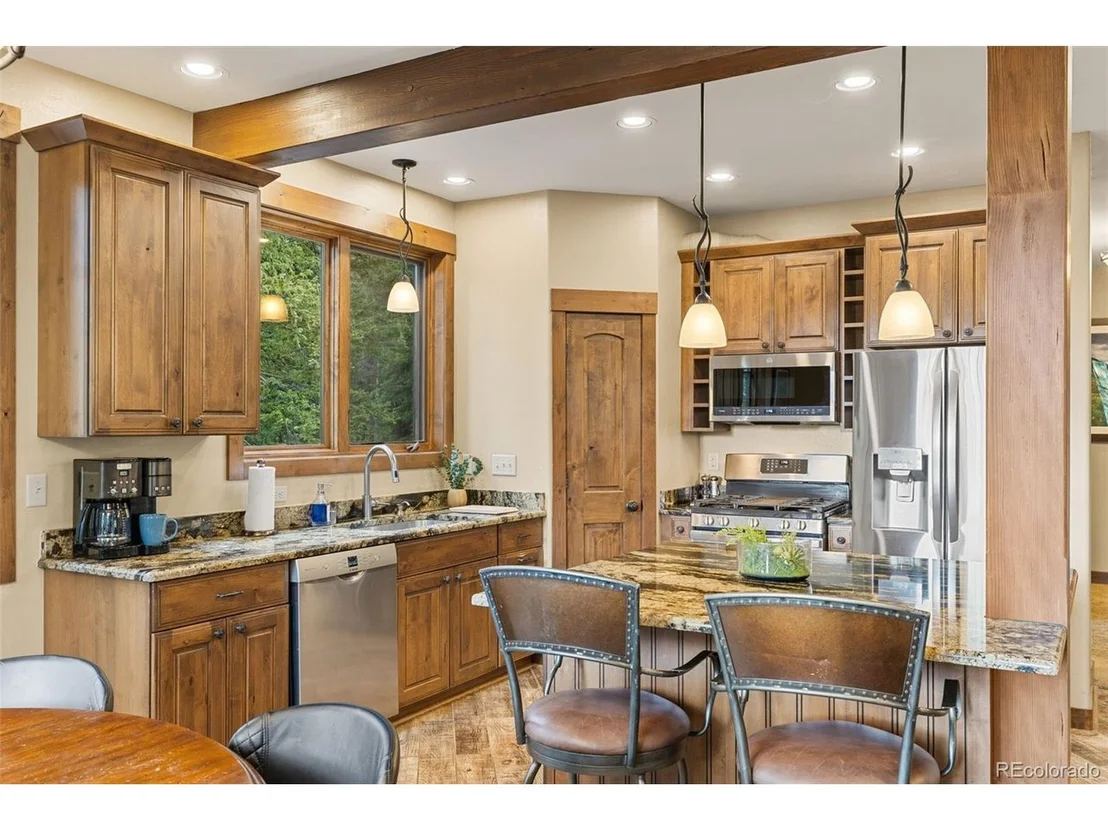 Photo of 861 High Point Dr