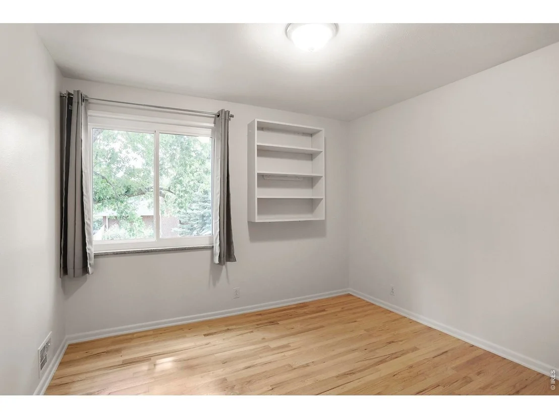 Photo of 2445 Forest Ave