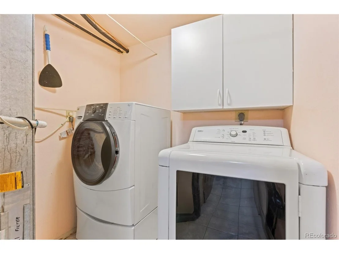 Photo of 8052 Iris Ct