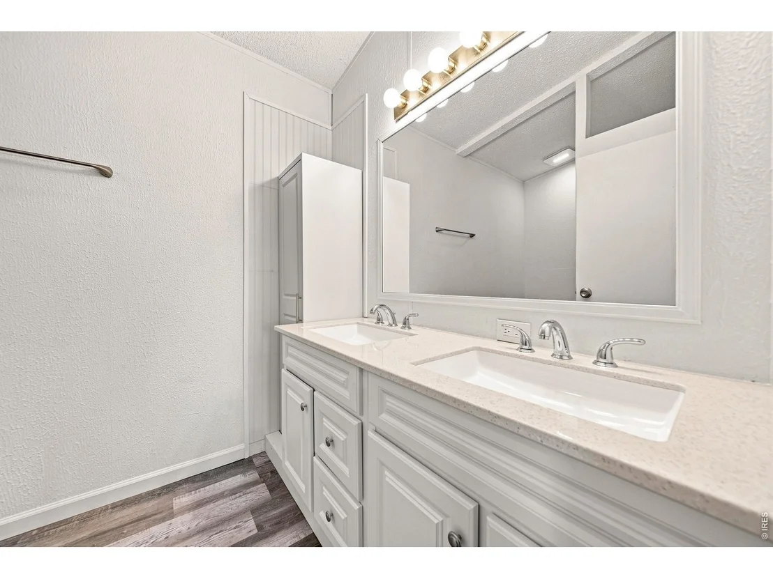 Photo of 332 Circle Dr