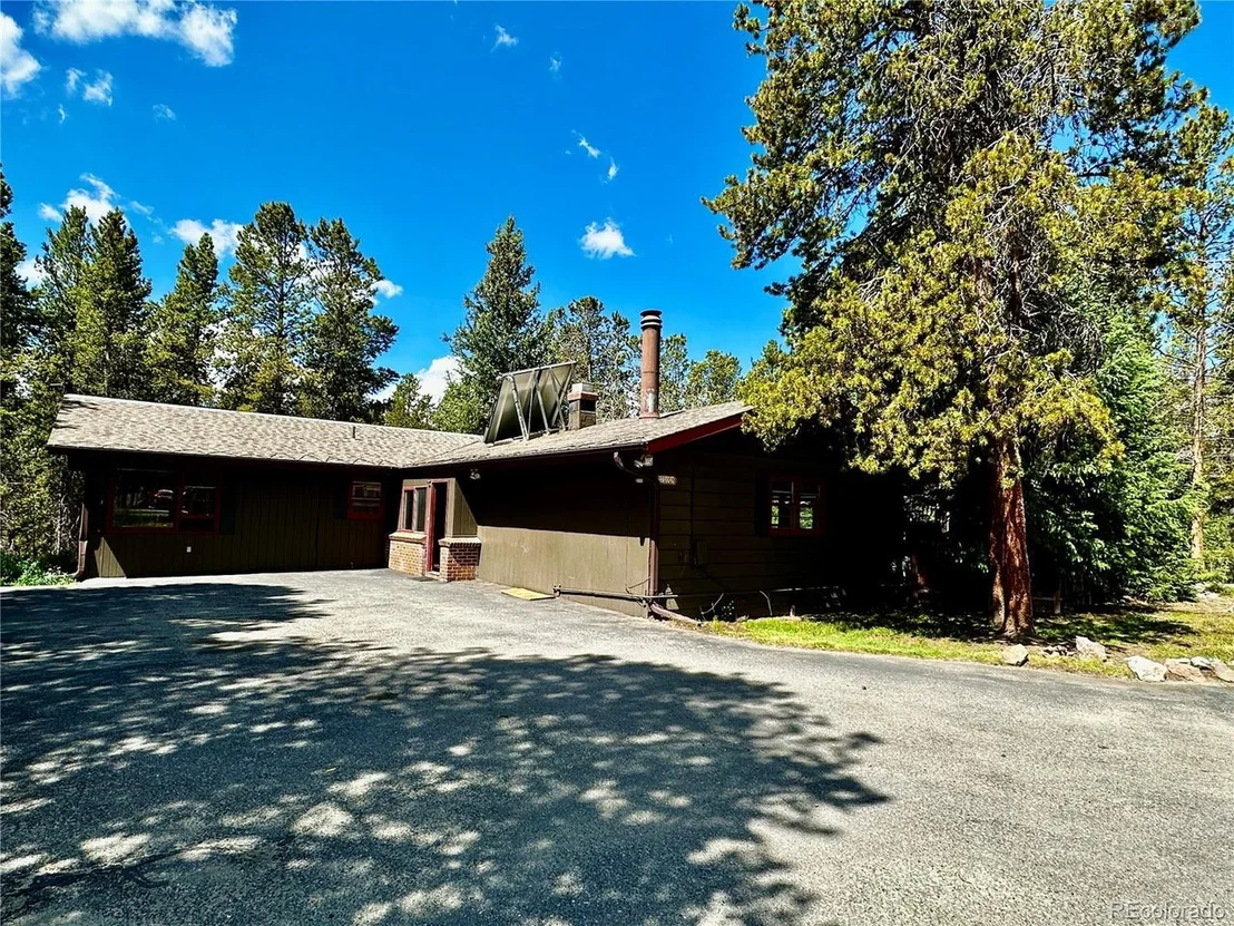 Photo of 708 Mountain View Dr