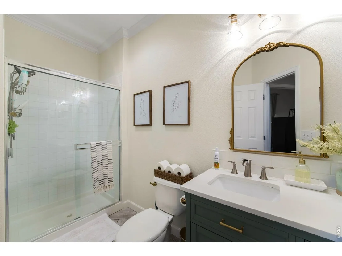 Photo of 6386 Mayfair Ave