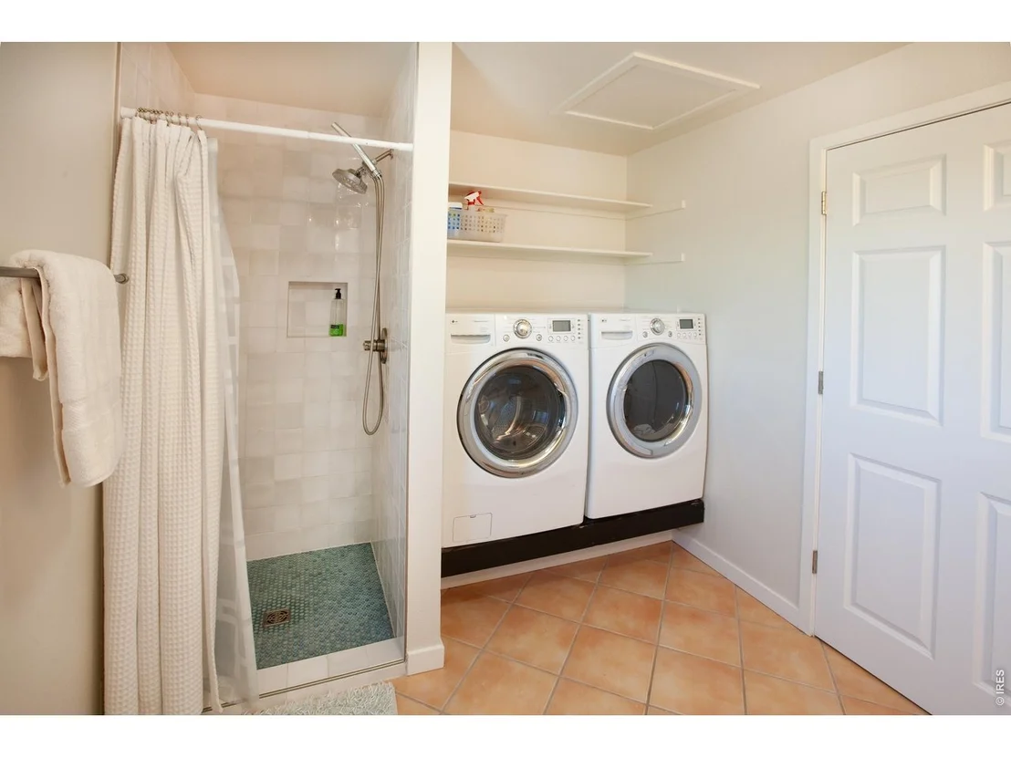 Photo of 6152 Hygiene Rd