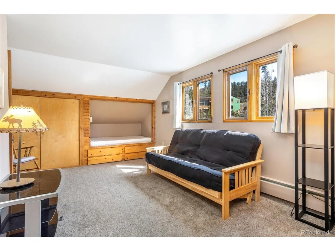Photo of 457 G Rd