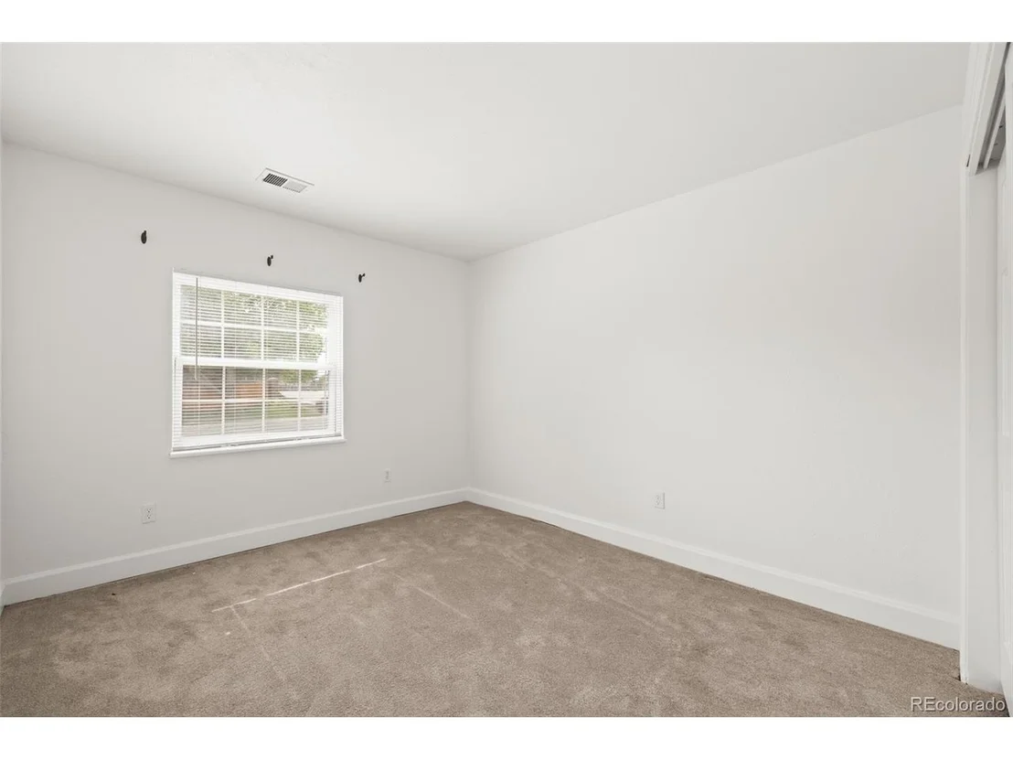 Photo of 5998 E Weaver Cir