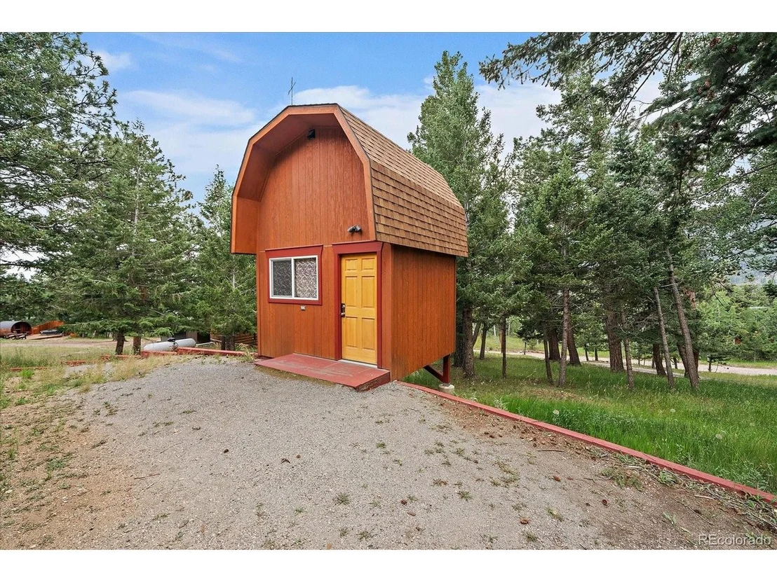 Photo of 475 Circle Dr