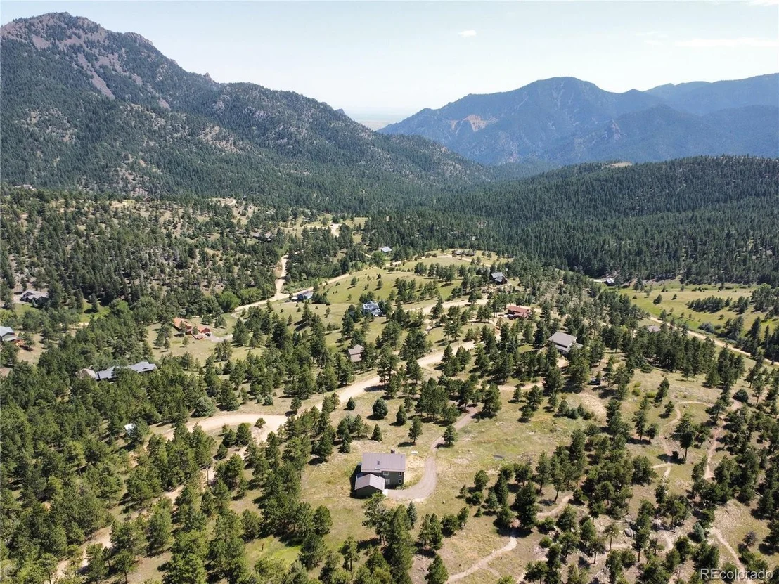 Photo of 395 Cougar Dr