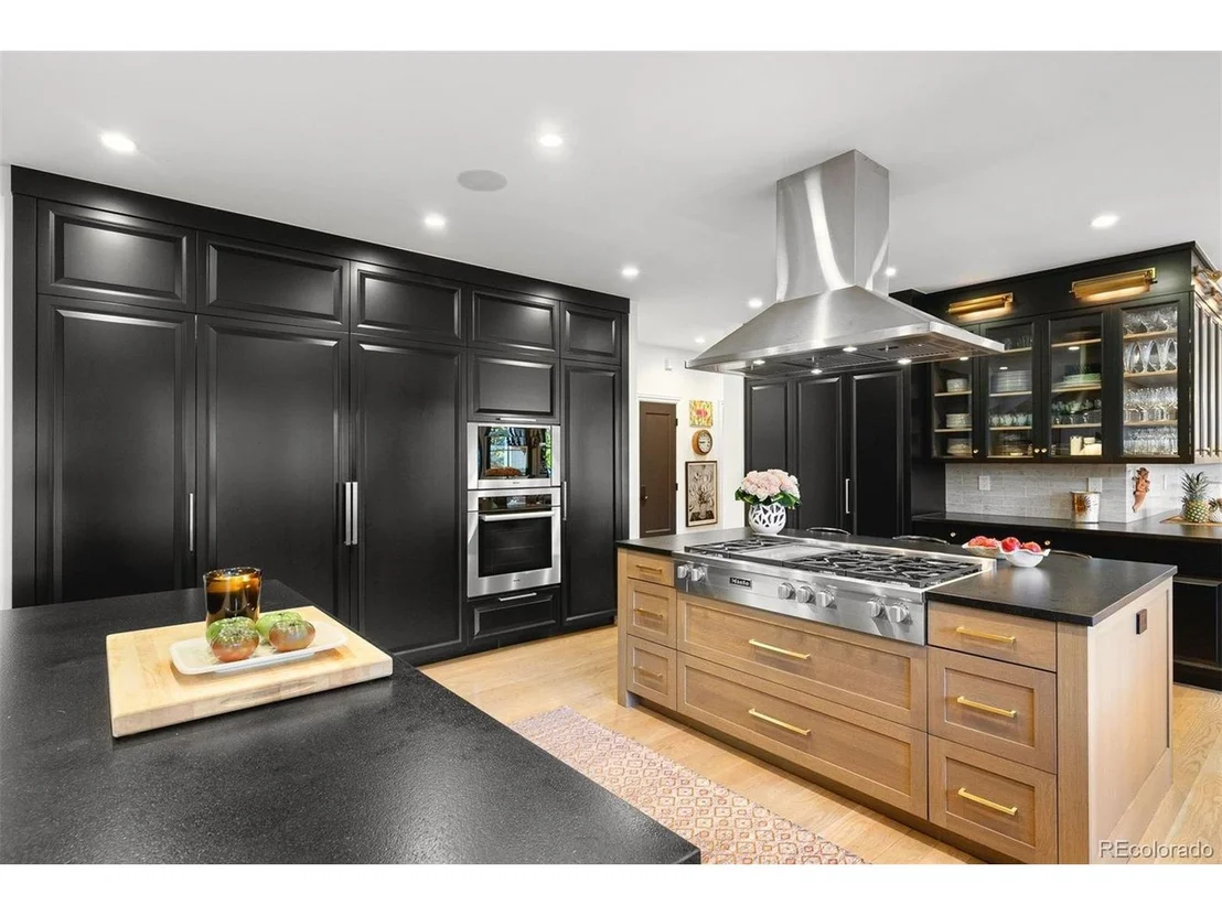 Photo of 5 Cherrymoor Dr