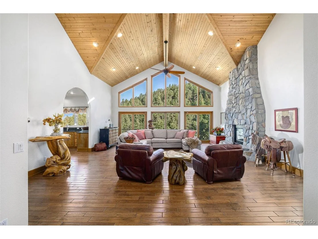 Photo of 180 Enchanted Rd