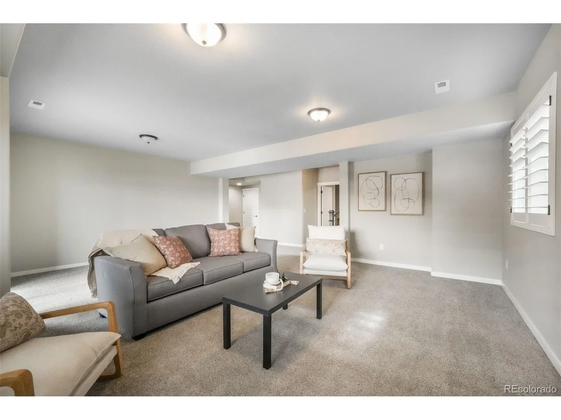 Photo of 2573 Lakes Edge Dr