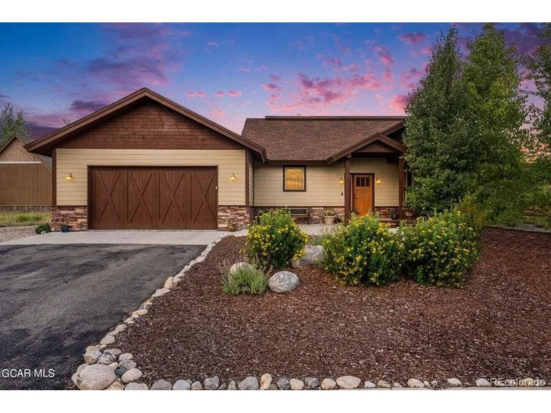 Photo of 809 Saddle Ridge Cir
