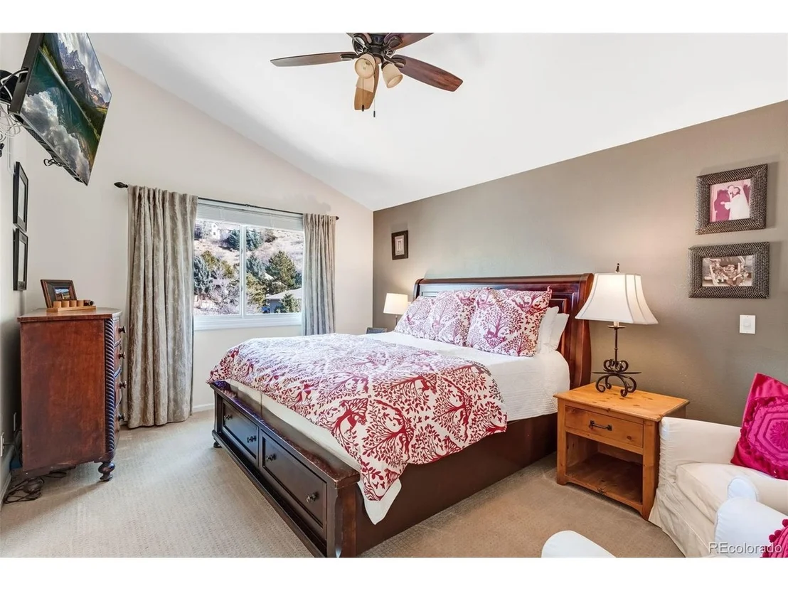 Photo of 935 Meadow Run