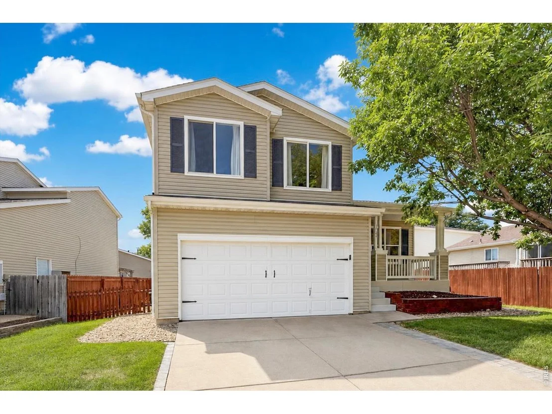 Photo of 1104 Fall River Cir