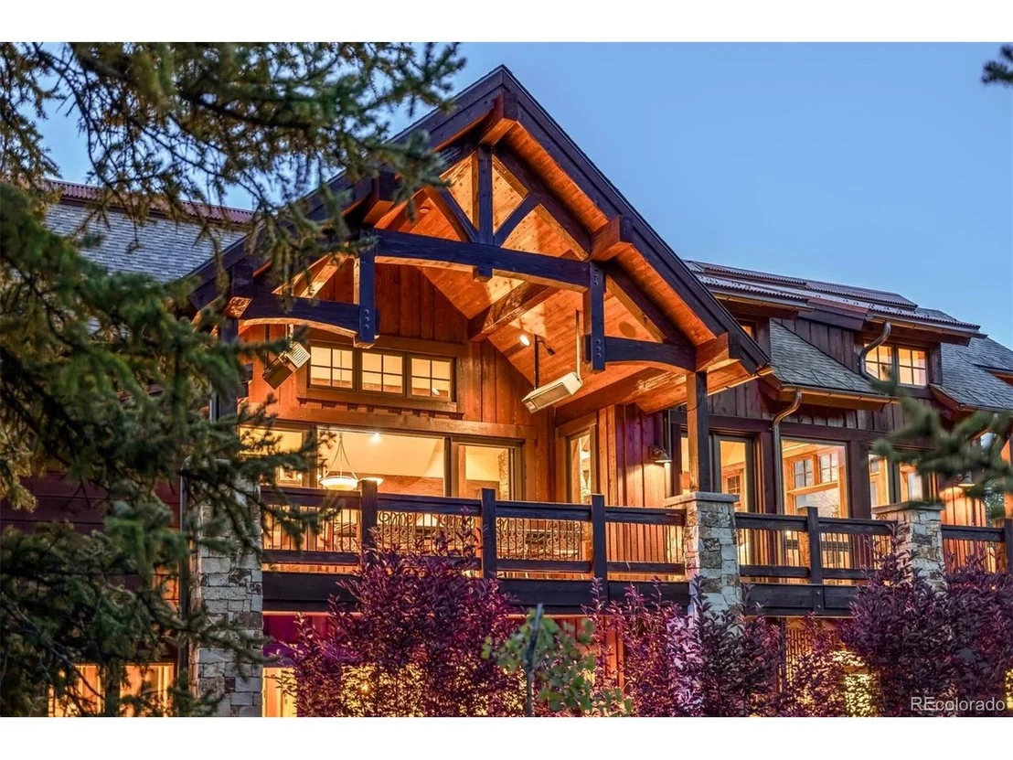 Photo of 345 Peerless Dr