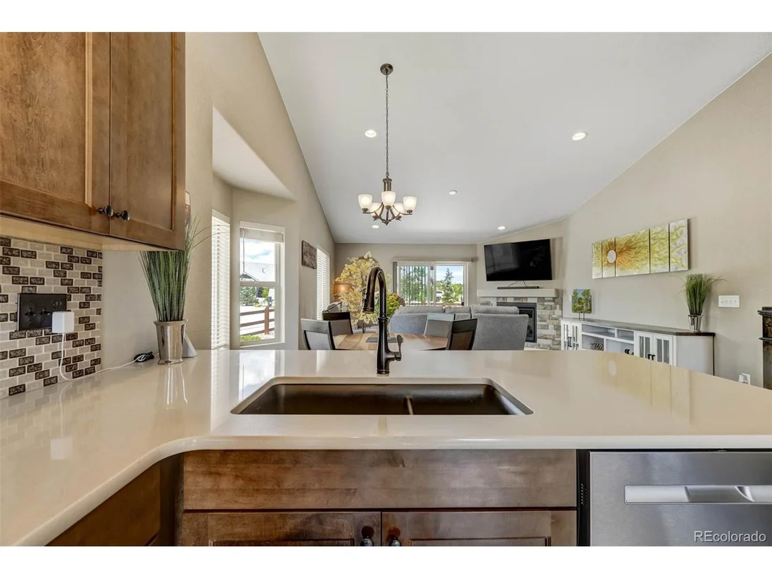 Photo of 2584 Lakes Edge Dr