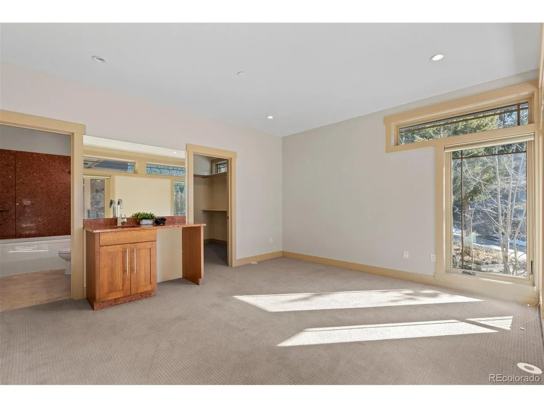Photo of 180 Outpost Ln