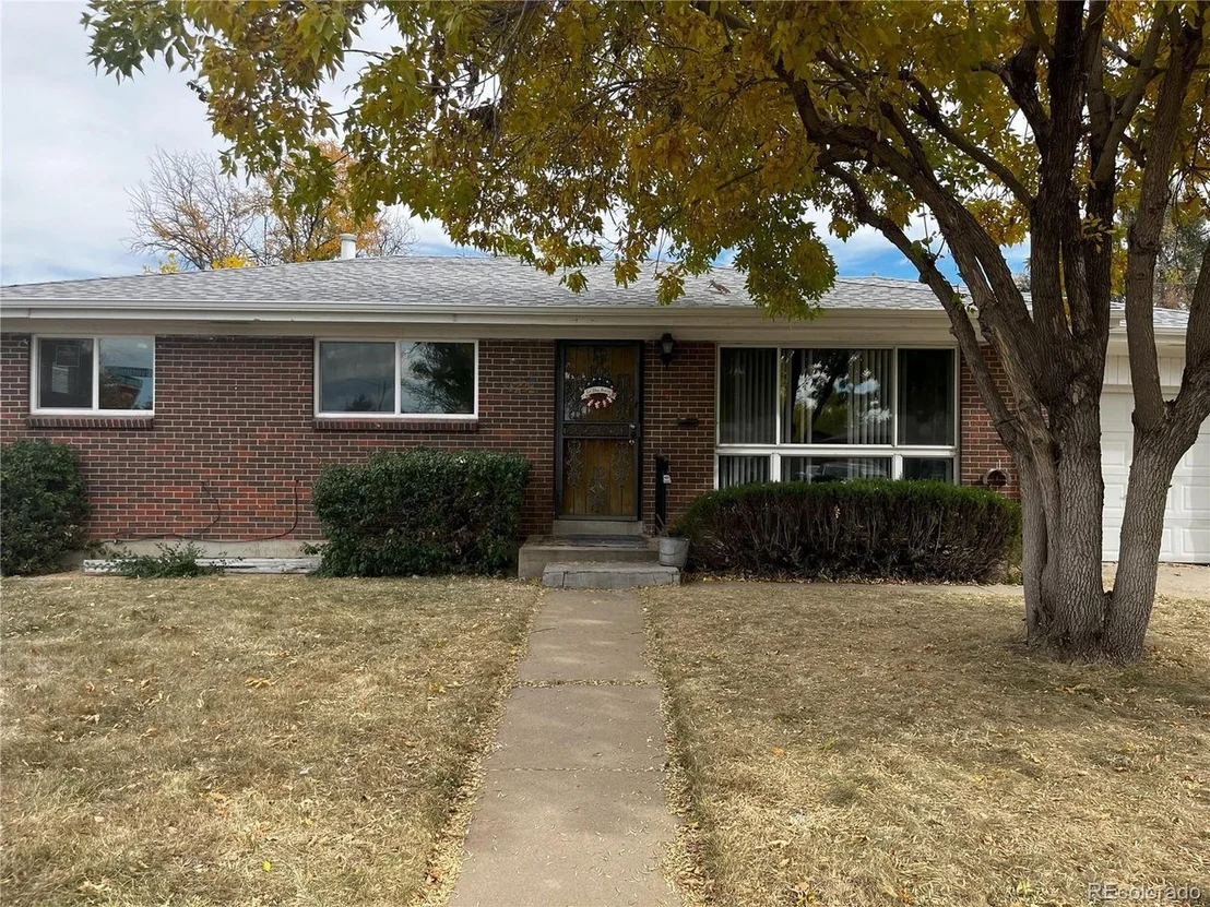 Photo of 3188 Quentin St