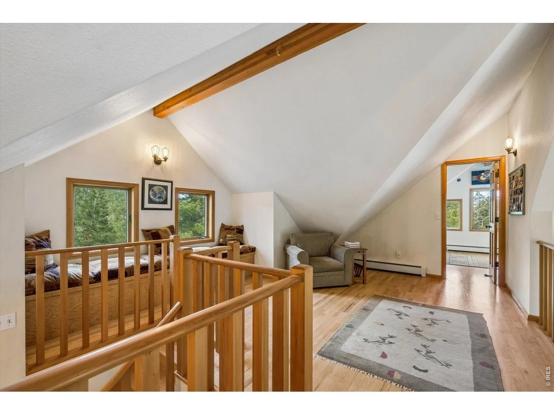 Photo of 733 Lakeshore Dr