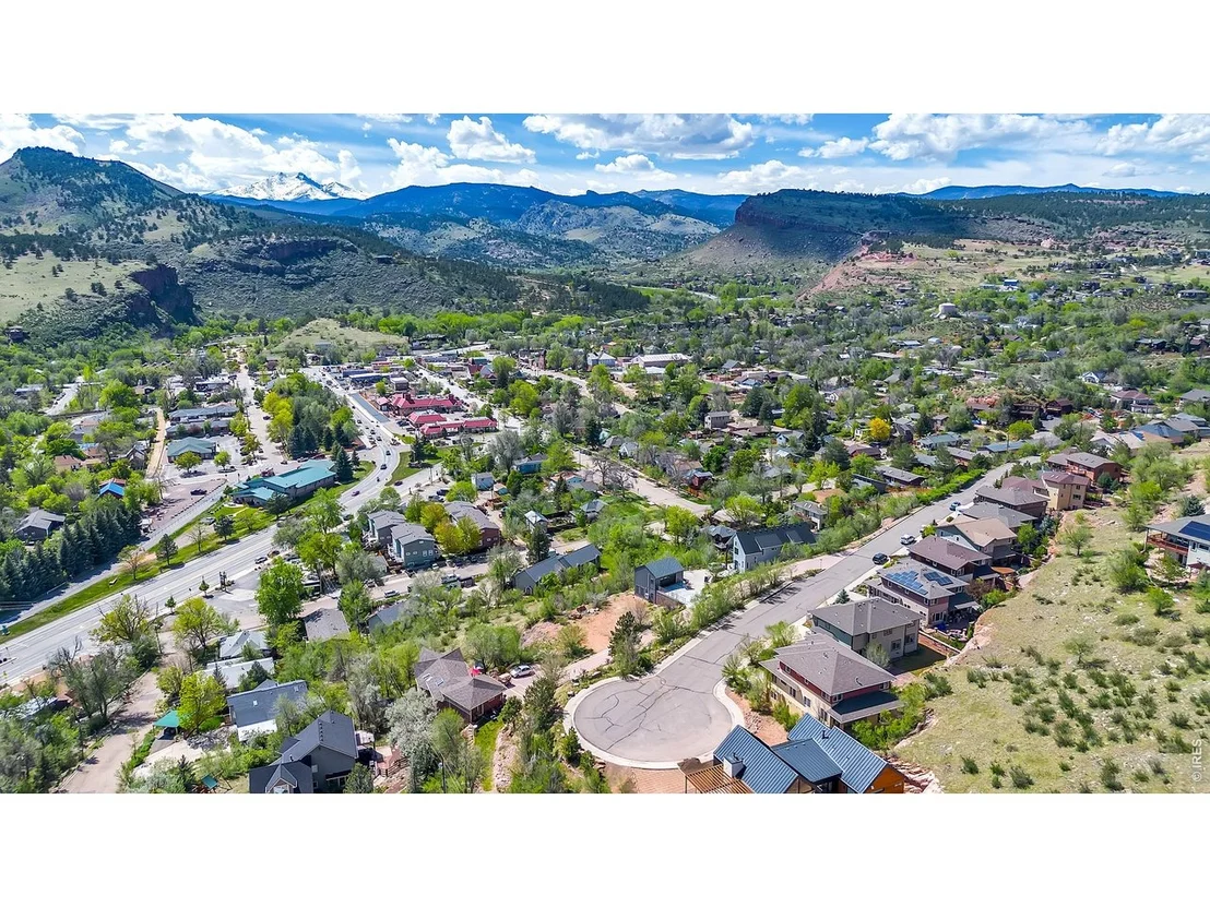 Photo of 620 Overlook Dr