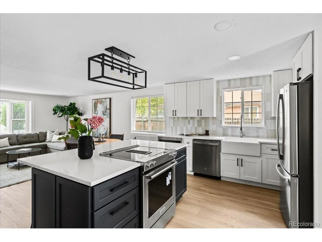 Photo of 5500 Holland Dr