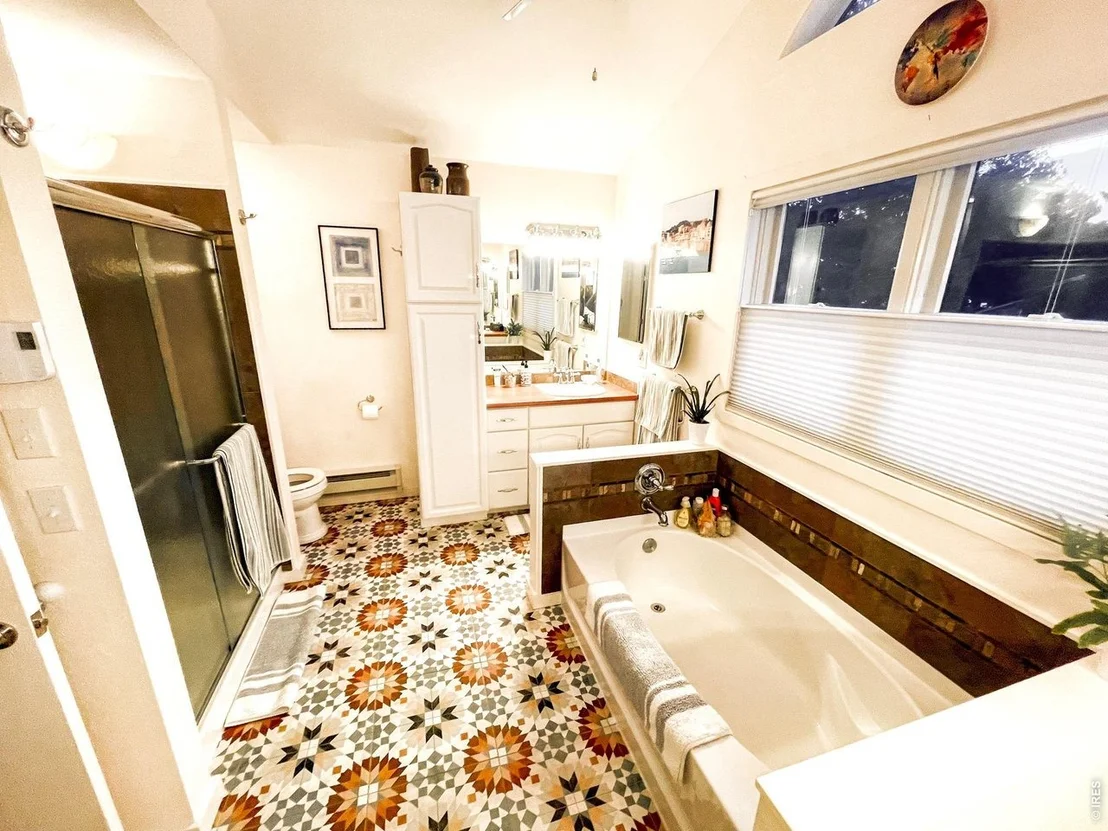 Photo of 820 Riverside Dr