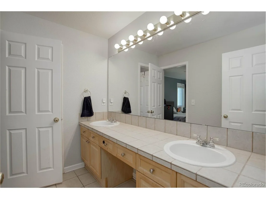 Photo of 345 Onyx Way
