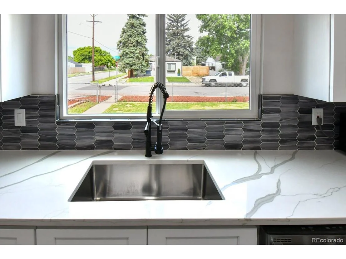Photo of 1000 N Hooker St