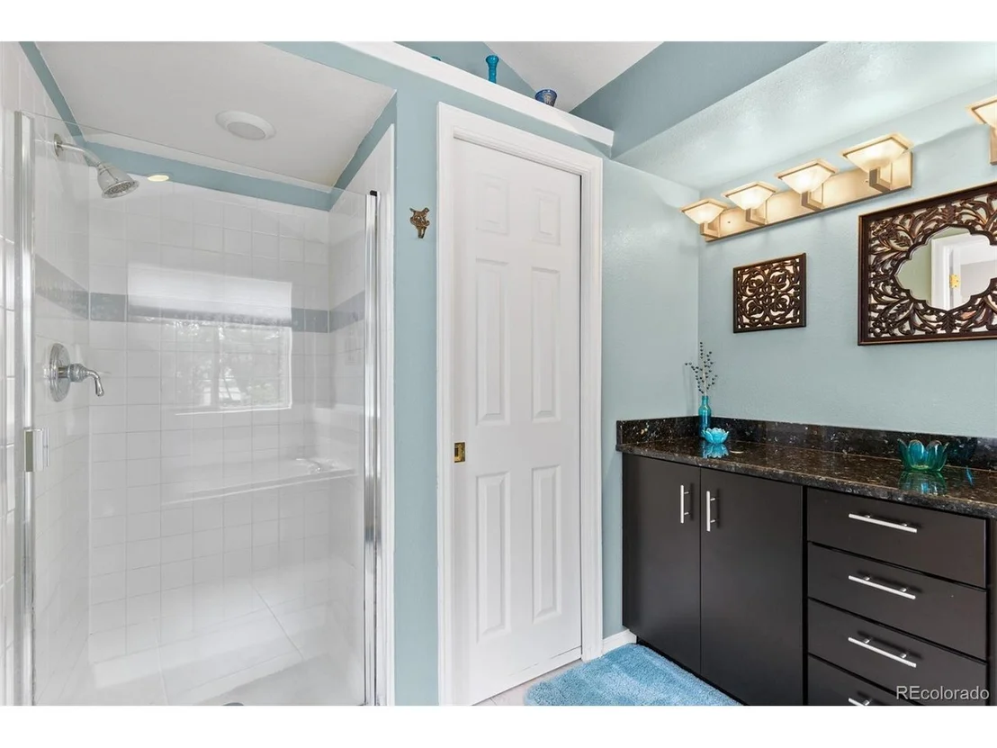 Photo of 4945 Tesla Cir
