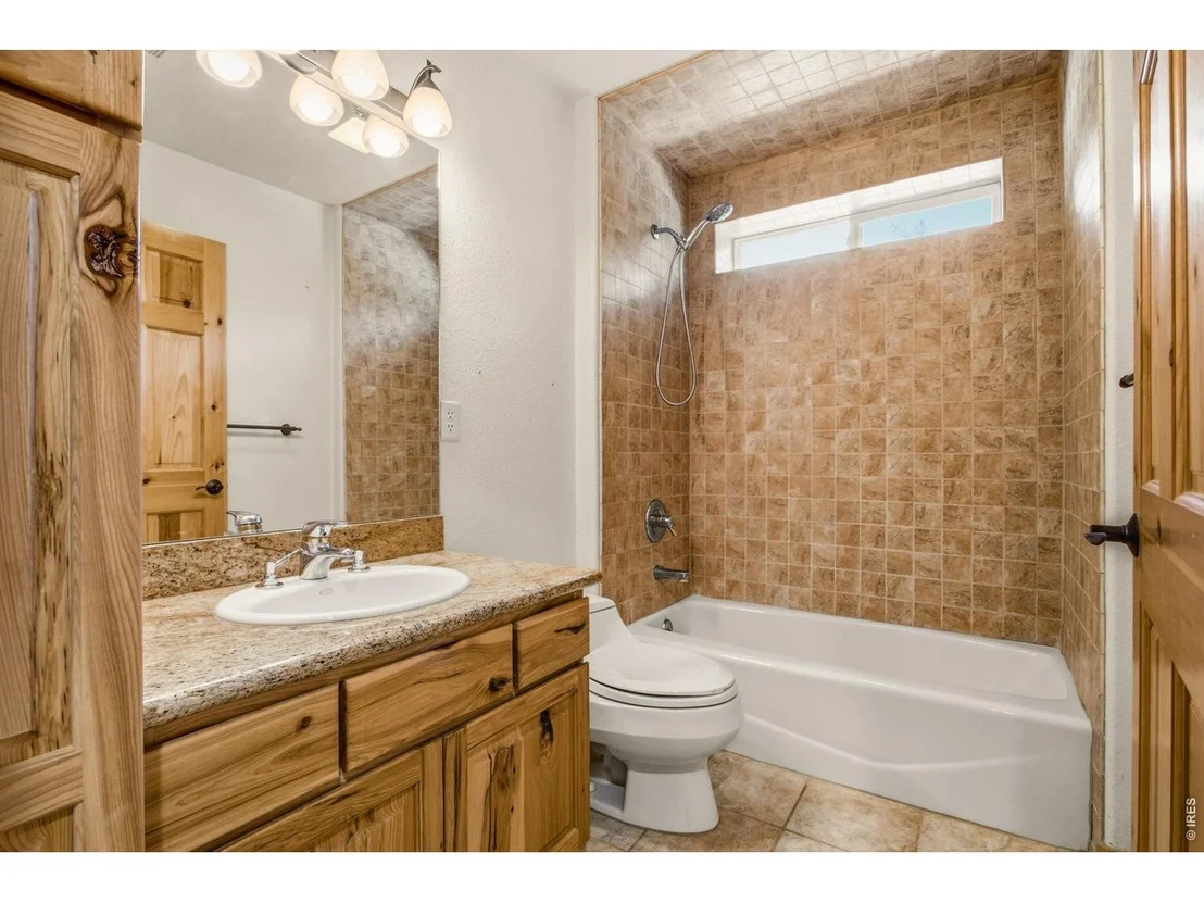 Photo of 221 Rockledge Cir