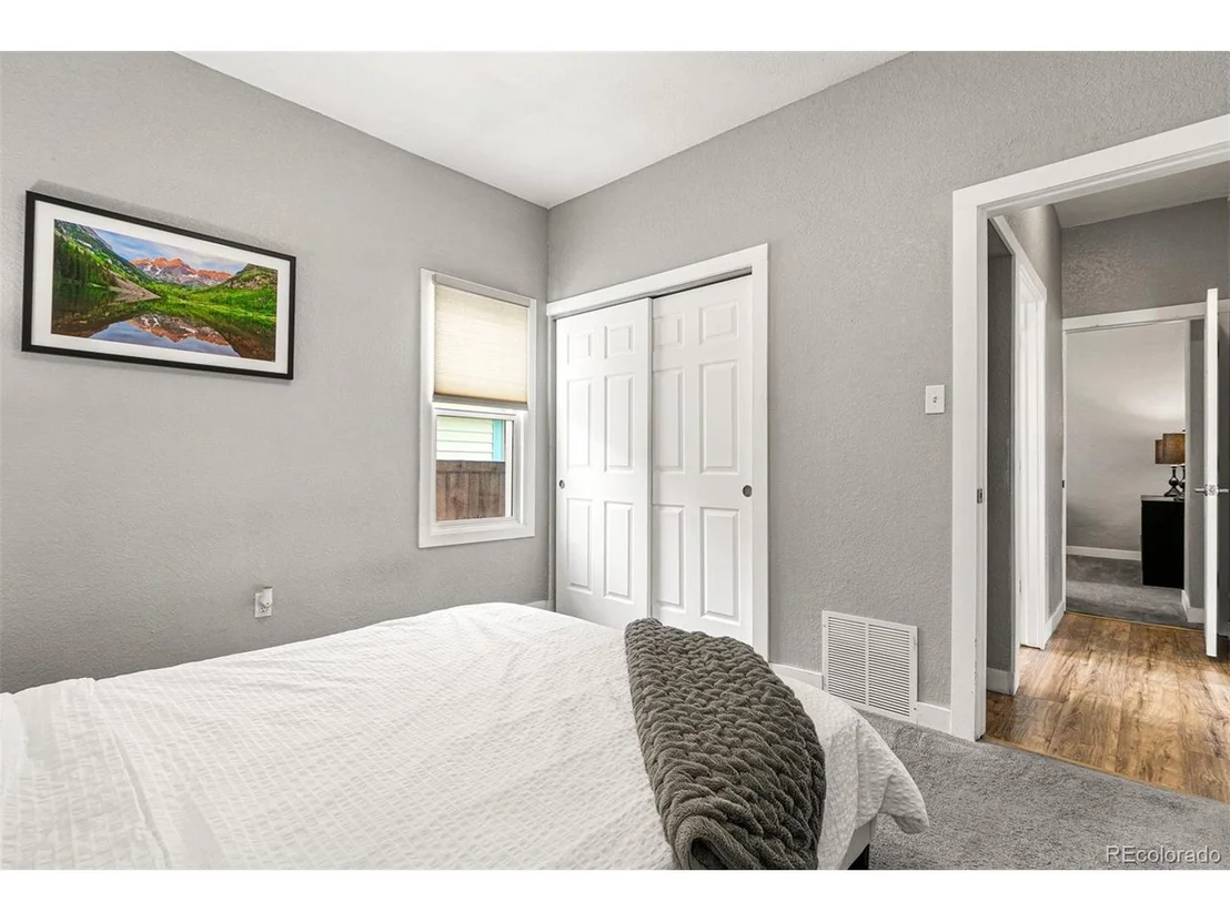 Photo of 3954 Sheridan Blvd
