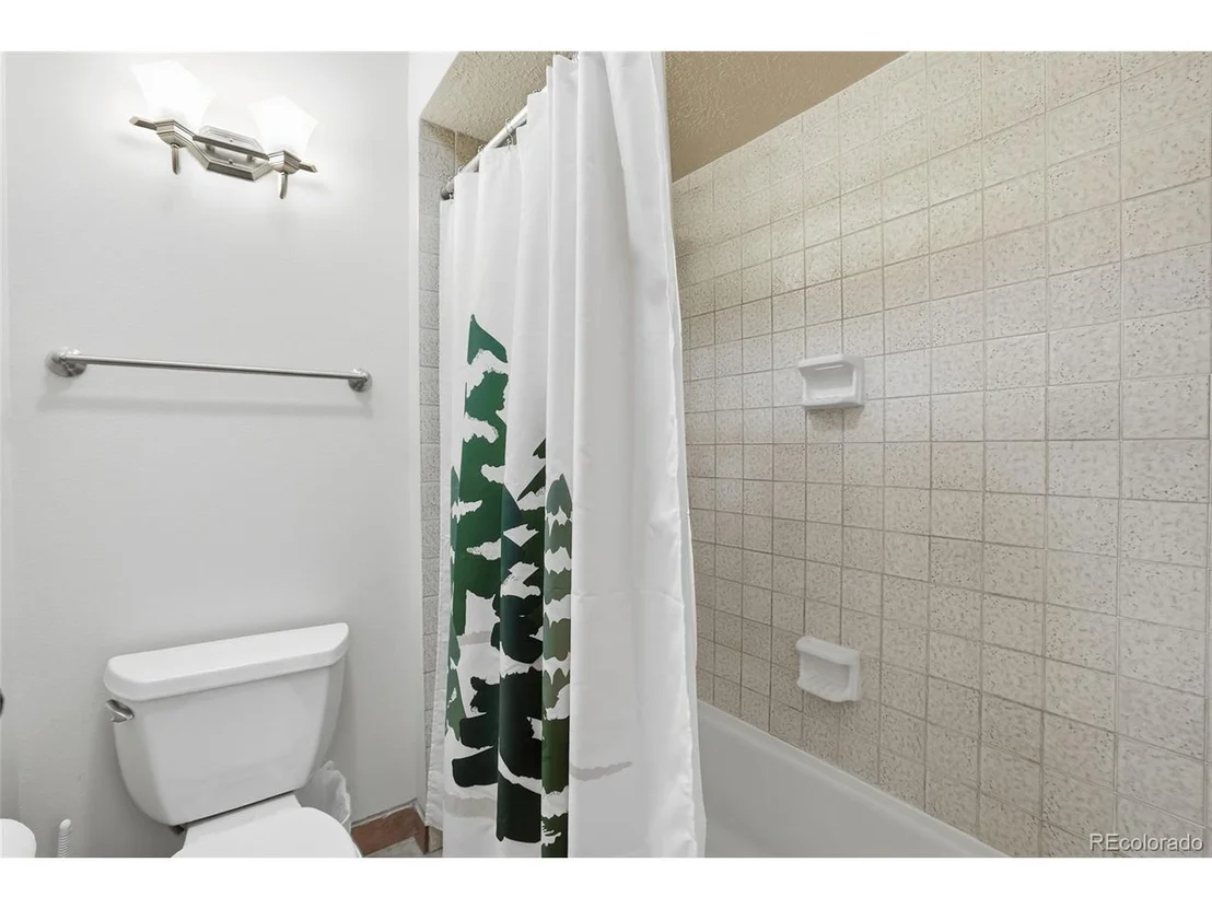Photo of Unit 2015 at 21700 US Highway 6