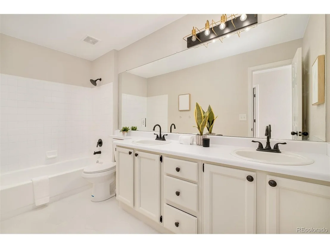 Photo of 6716 W 97th Cir