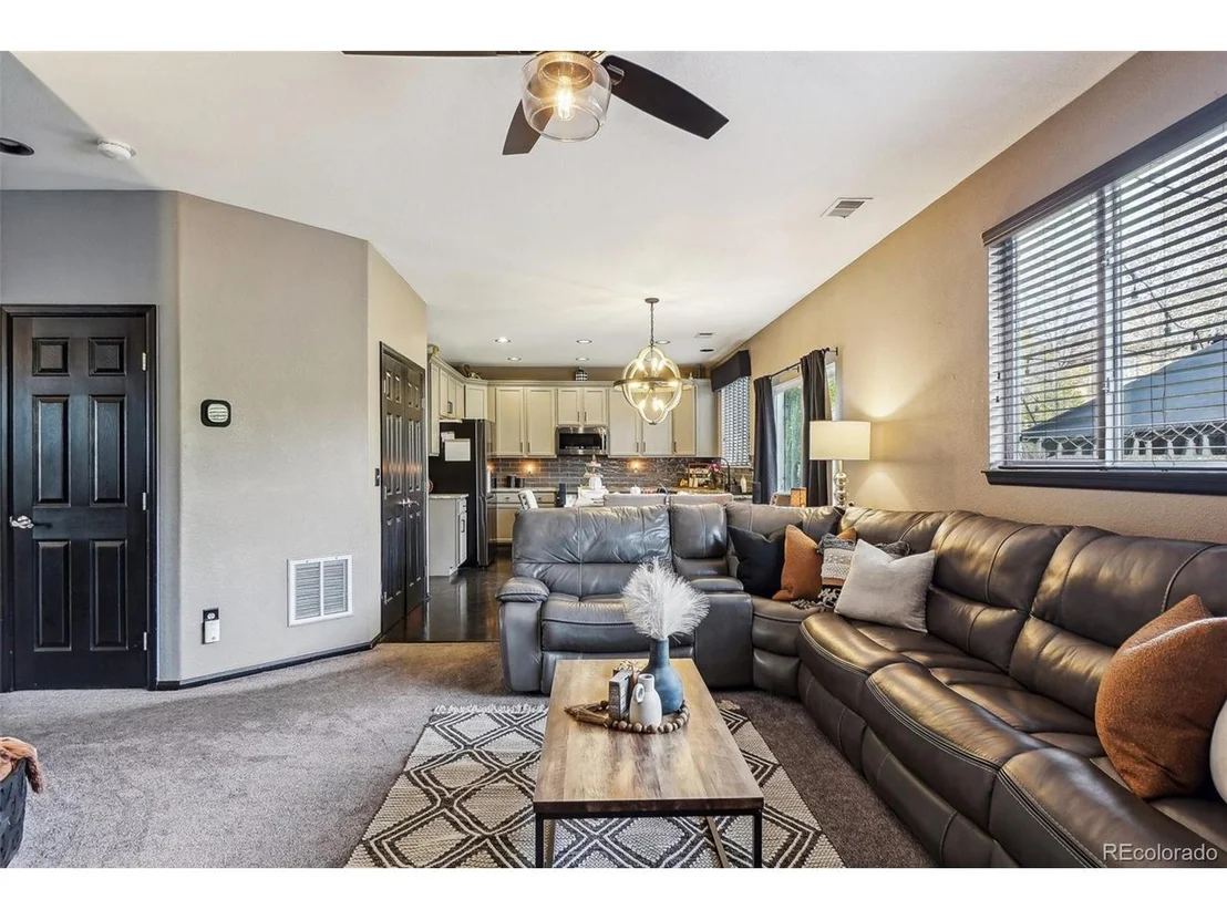 Photo of 10035 Crystal Cir