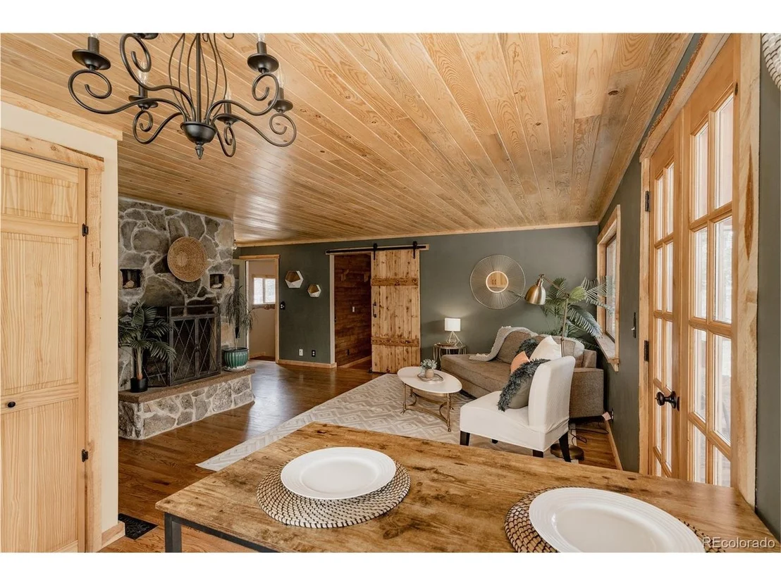 Photo of 297 Circle Dr